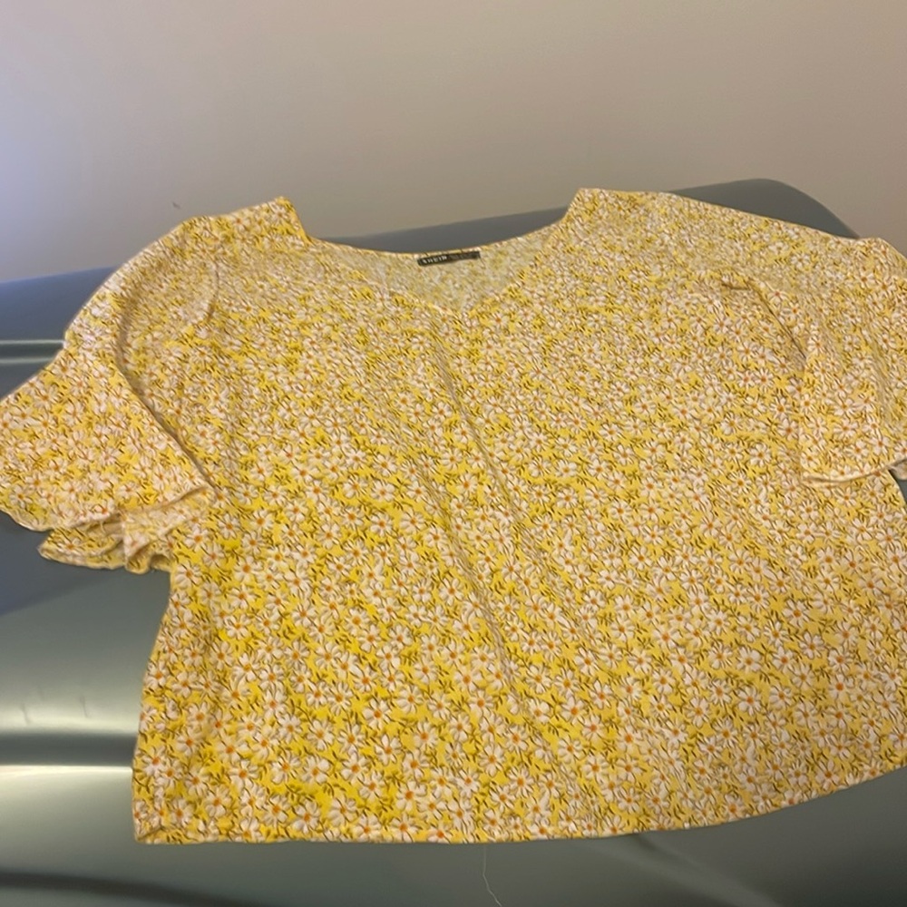 Flower, print, yellow shirt